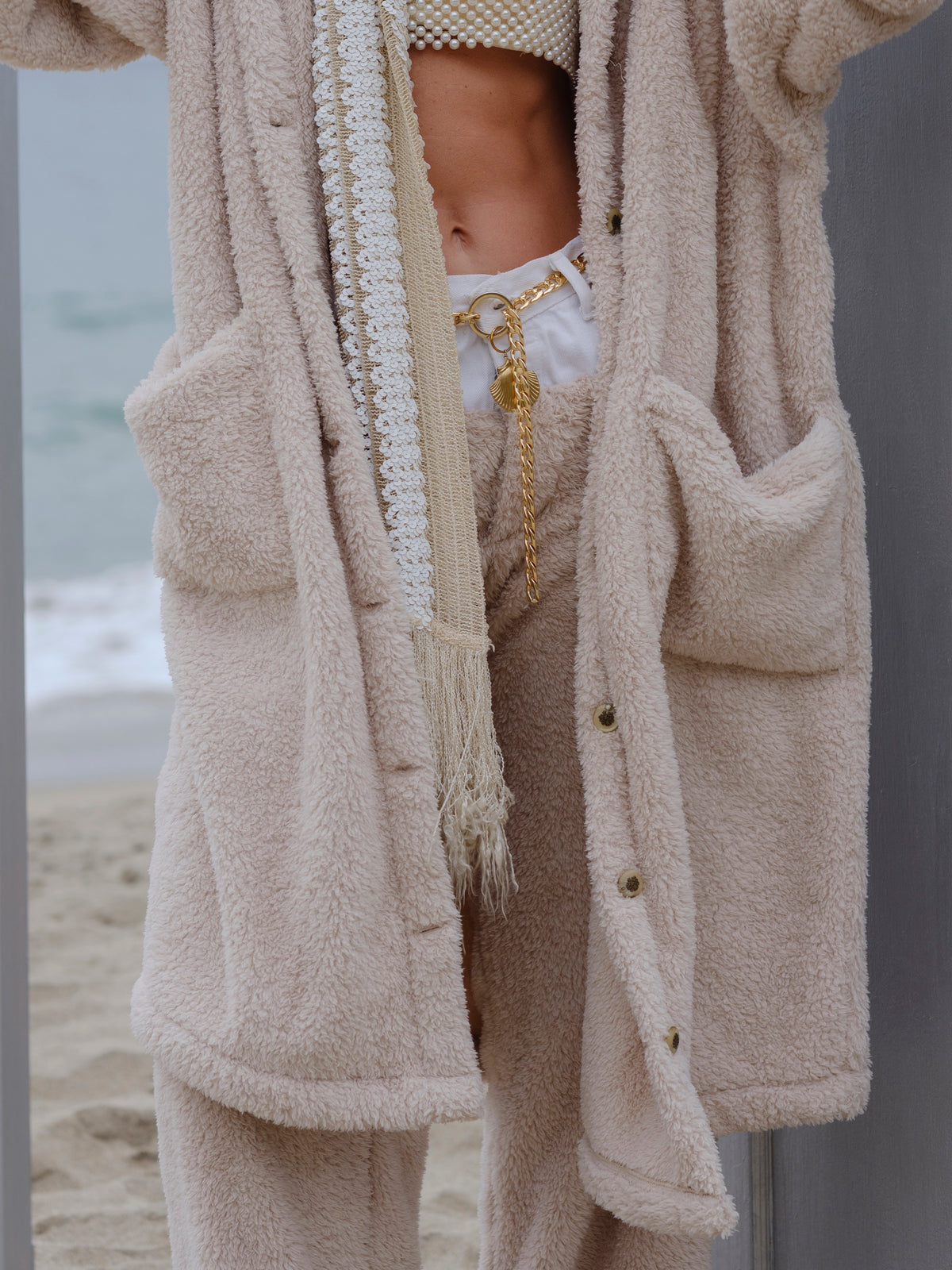 Sheep Long Papàsweater fabric and pocket detail